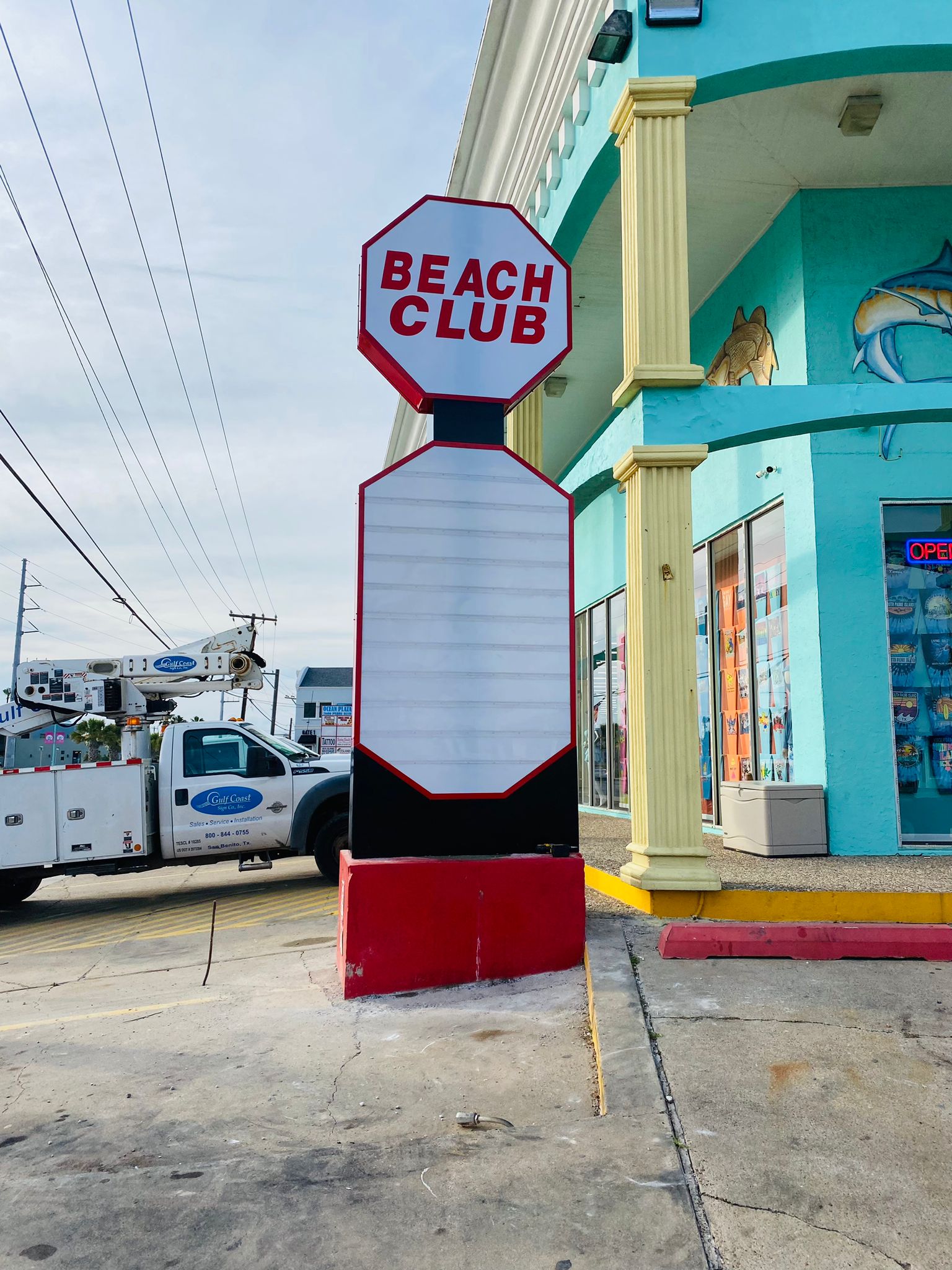 Executed a strategic signage project for Beach Club, ensuring optimal visibility and a distinct seaside ambiance.